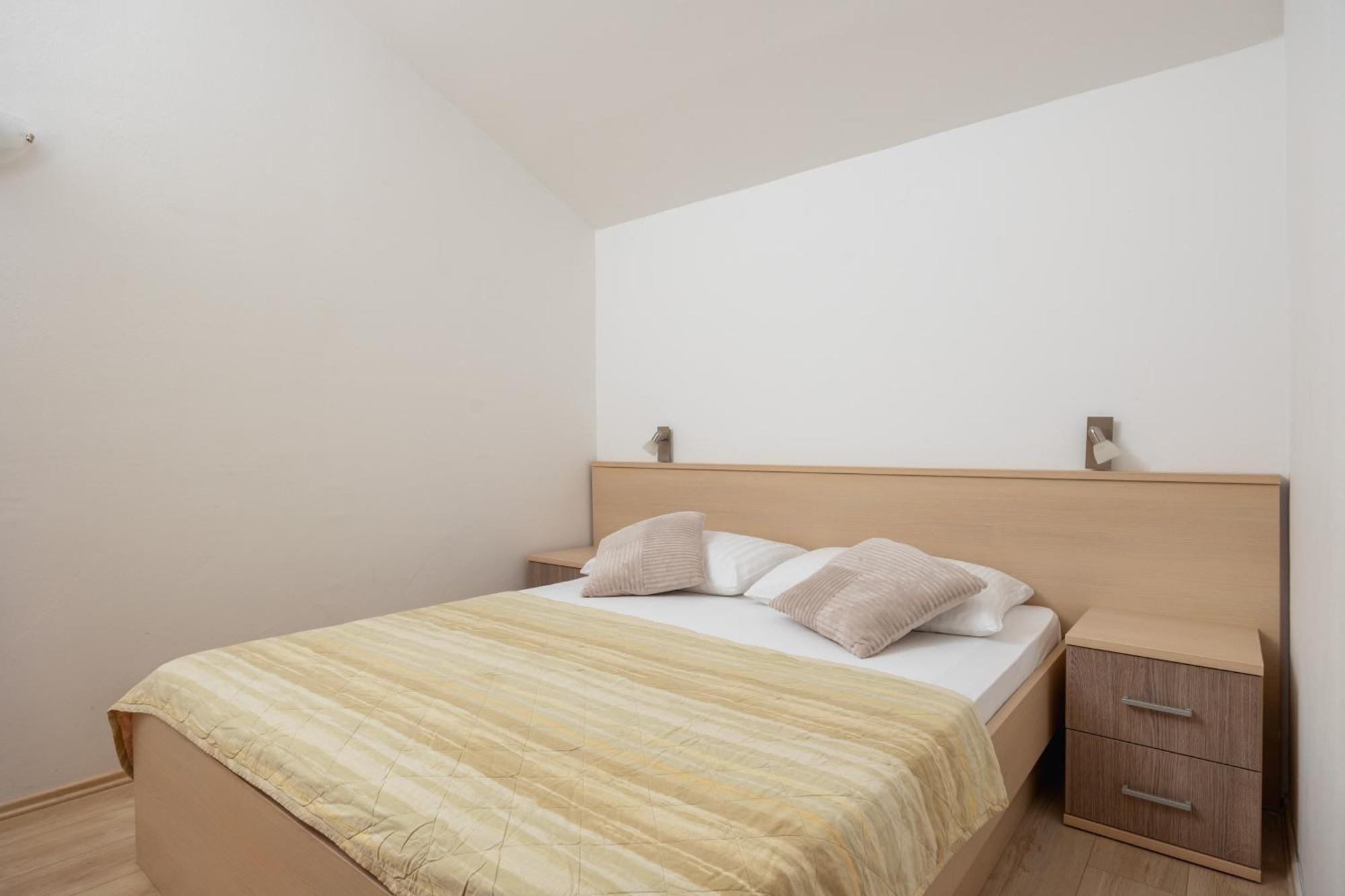 Premium Apartments - Lavica Beach ポドストラナ エクステリア 写真