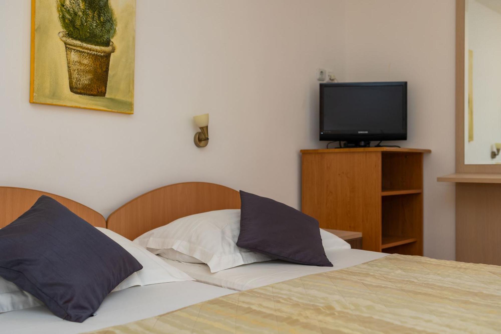 Premium Apartments - Lavica Beach ポドストラナ エクステリア 写真
