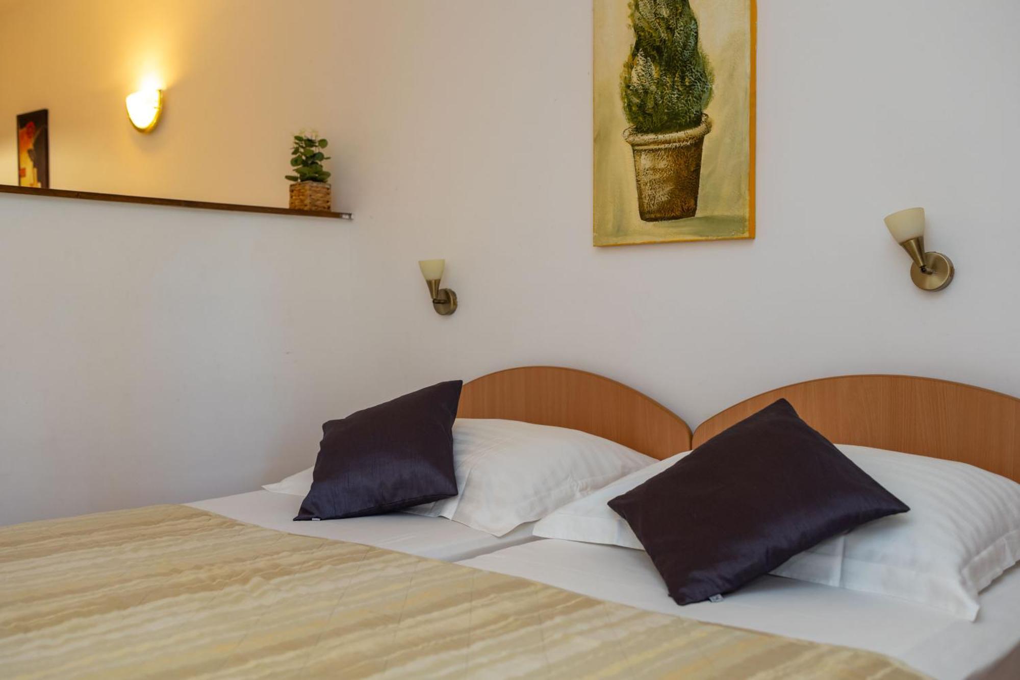 Premium Apartments - Lavica Beach ポドストラナ エクステリア 写真