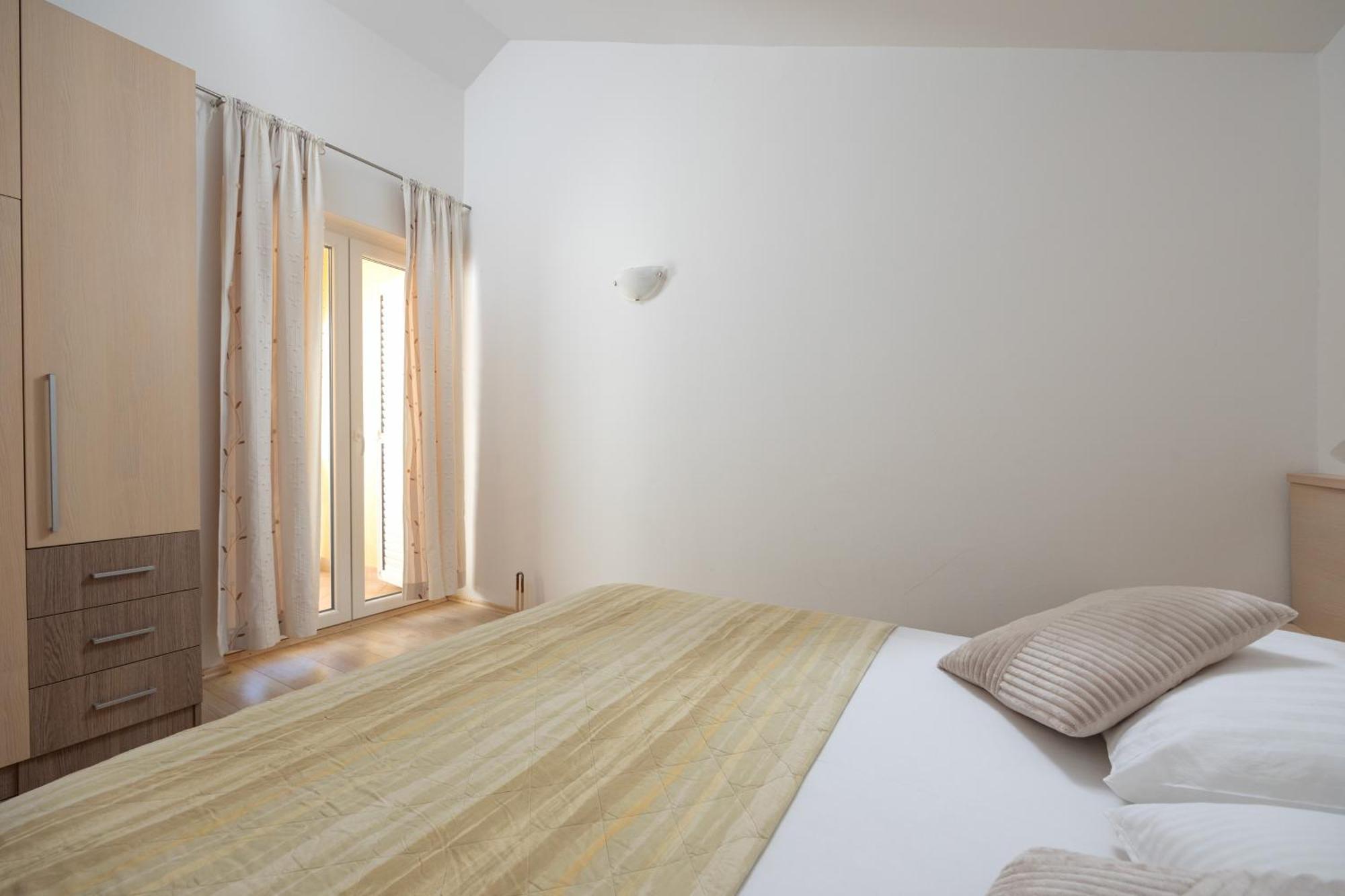 Premium Apartments - Lavica Beach ポドストラナ エクステリア 写真